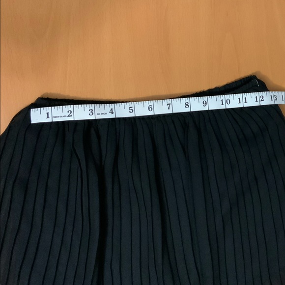 Micro pleated sheer min skirt - Picture 8 of 11